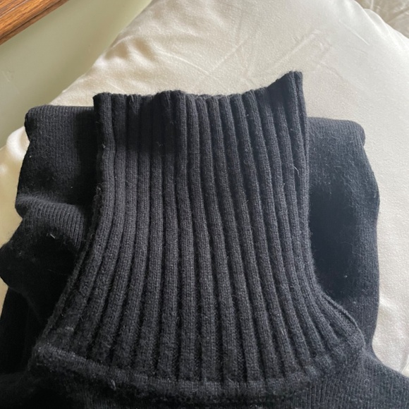 Black Cashmere Sweater dress - Picture 3 of 3